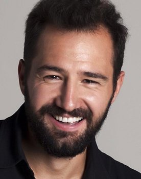 Faruk Barman as Mümtaz (Gerçek)