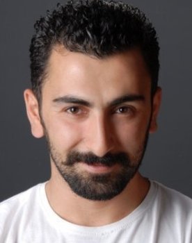 Erkan Venedik as Pire Saffet