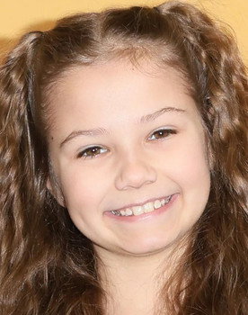 Olga Wypych as Maja Dzik