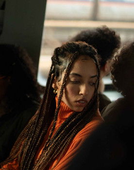 Débora Almeida as Pâmela