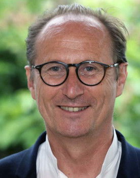 Bruno Fuchs as Narrator