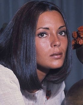 Pilar Velázquez as Lina