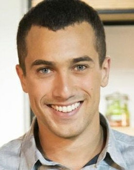 Ricardo Vianna as Tomazzo Molinari