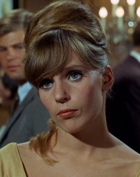 Lisa James as Harriet