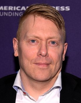 Jón Gnarr as Hjalti Pétur