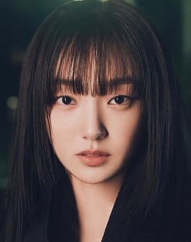 Kim Hye-jun as Hyang