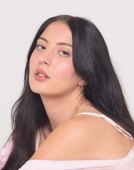 Molly Vasileva as Rachel