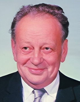 Ernst Waldbrunn as Herr Peters