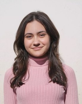 Mina Ünsür as 