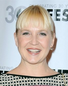 Carolyn Lawrence Photo