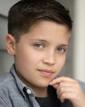 Maddox Tabalba as Young Paul Thomas