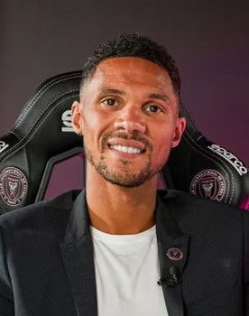 Kieran Gibbs as himself