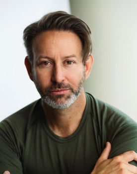 Gavin LeClaire as Reporter