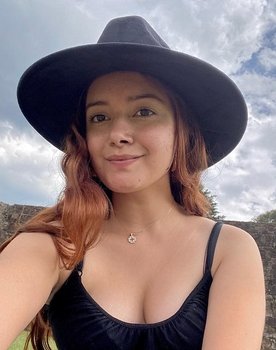 Danila Rivera as Alexis