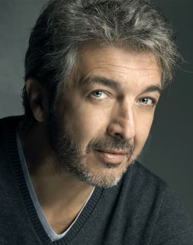 Ricardo Darín as Ernesto Vidal