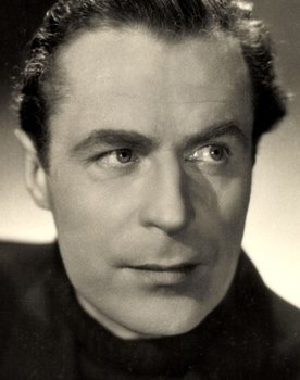 Wolfgang Lukschy as Charley