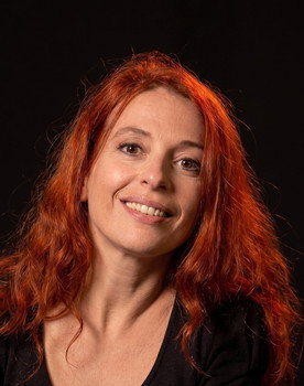 Sandra Américo as Gladys