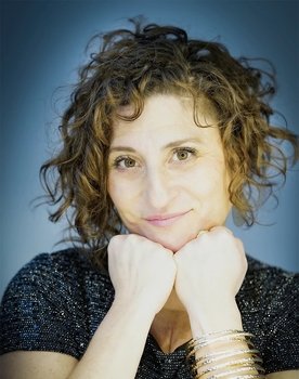 Shoshana Sperling as Waitress