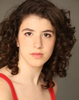 Nesli Meir as Ana