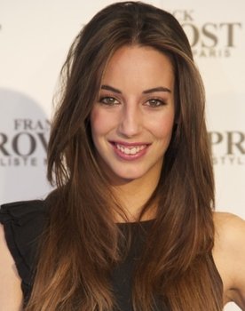 Almudena Cid as 