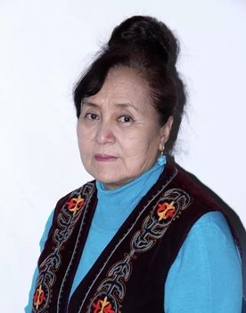 Jarkyn Balykbaeva as Старушка