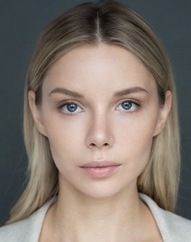 Яна Лестер as Лера