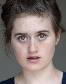 Ella Bruccoleri as Lesley Brown