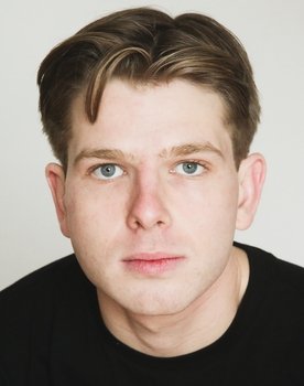 Augustin Frys as Pierre