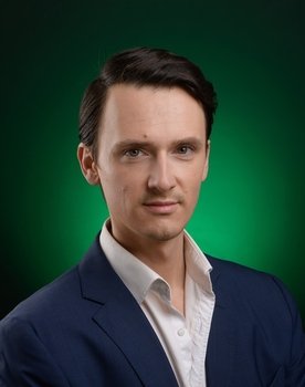 Léo Marty as Voix Off