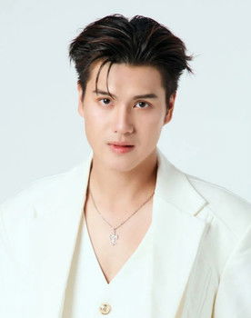 ณฐริศร์ วรกรเลิศสิทธิ์