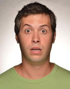 Leo Castro as Vendedor de Coxinhas