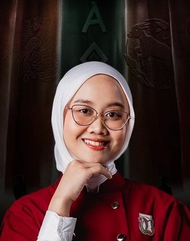 Najwa Nur Awalia as Nana