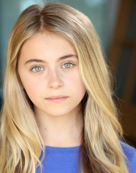 Sofia Shakarian as Josie