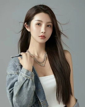 Shu Zhan as Chu Huaying