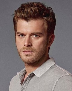 Kıvanç Tatlıtuğ as Ali