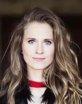 Merel Bechtold as Rhythm Guitar