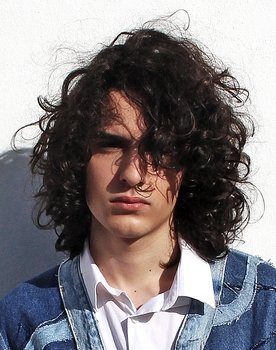 Julio Arana as Thief