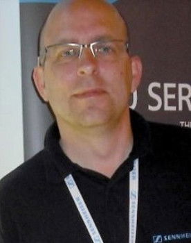 Simon Beesley as (voice)