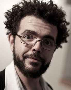 Rafael Cherkaski as The Director (Segment : « Hotel Foder »)