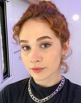 Burcu Söyler as Esma