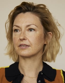 Louise Mieritz as Ulla