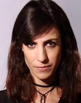 Isabel Abreu as Ana