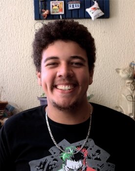 Felipe Lindoso as Radialista (voz)