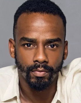 Raphael Logam as Evandro do Dendê