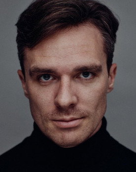 Oscar Lauritzen as Michael