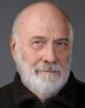 Leonid Ševtsov as Chief of Police