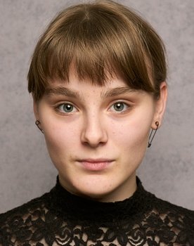 Kateřina Falbrová as Karolína (13)