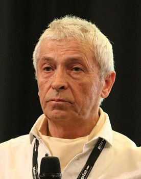 Viktar Dashuk as Self