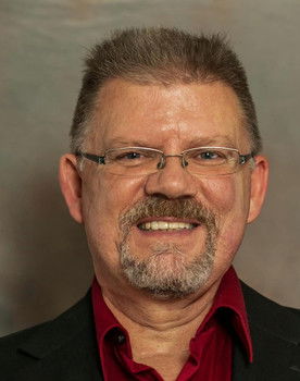 Matthew White as Ryszard Nowak