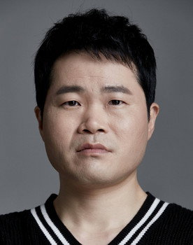 Woo Jung-kook as Lee Dong-seok